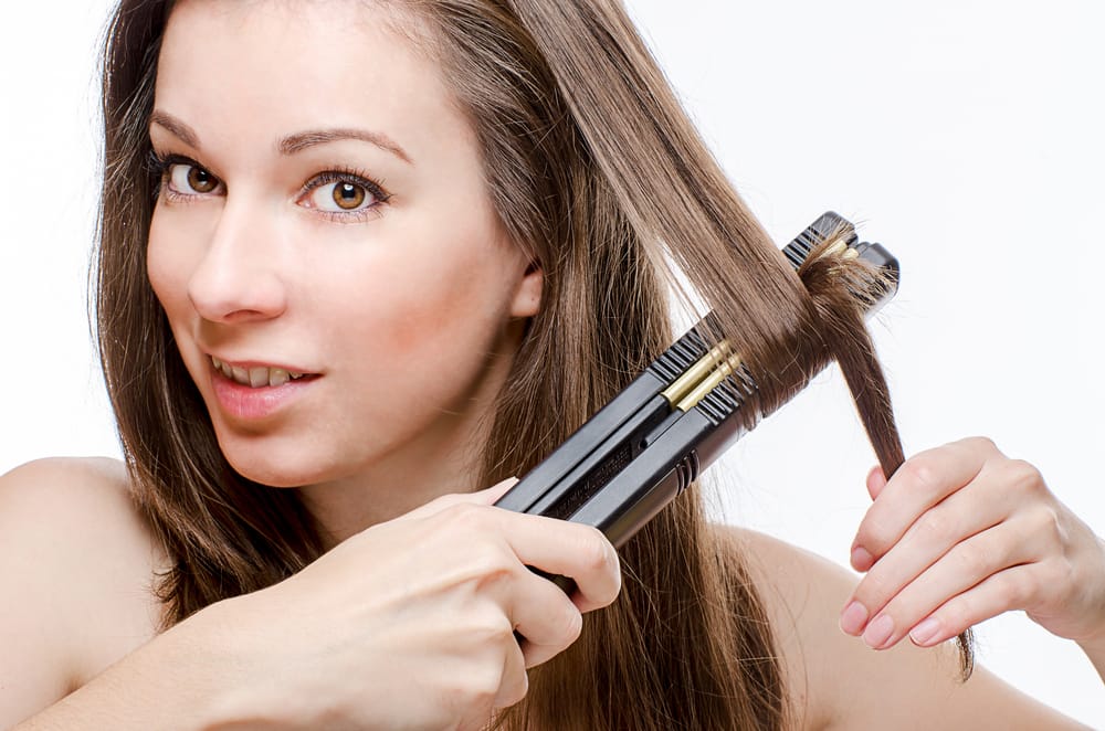 7 spôsobov ako využiť plochú žehličku na vlasy